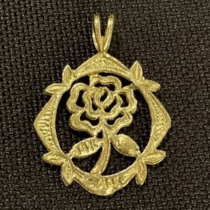 EUC SOLID 14K gold large rose pendant